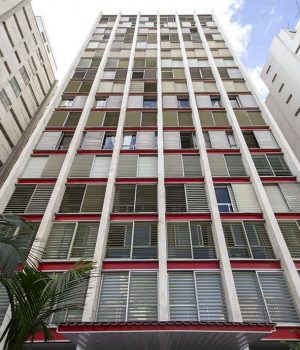 Higienopolis tem uma longa lista de arquitetos que deixaram grandes exemplos de suas obras no bairro.