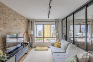 Excelente localização em Perdizes, 84m2, 3 dormitórios e inteiramente reformado. Este apartamento é o novo exclusivo da Refúgios Urbanos.